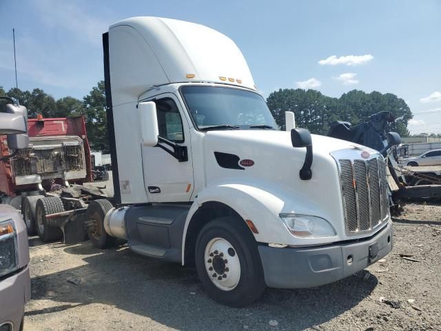 2016 Peterbilt Tractor 2016 Peterbilt 579 Semi Truck