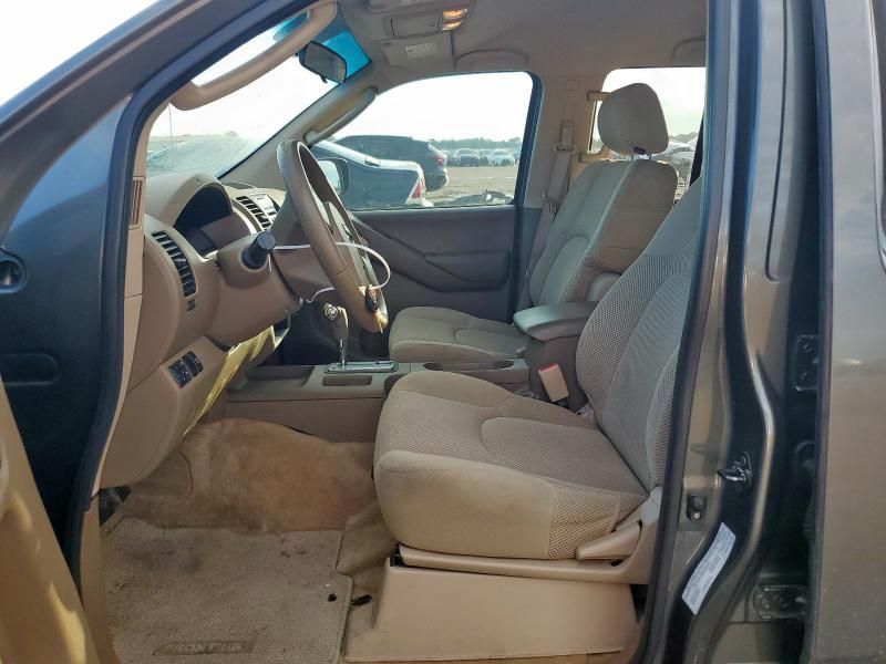 2005 Nissan Frontier Crew Cab LE