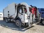 2014 Peterbilt 320