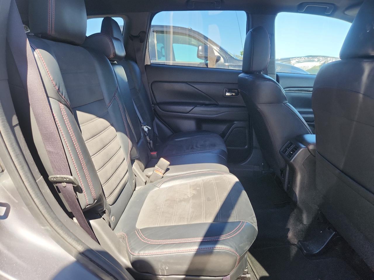 2020 Mitsubishi Outlander se