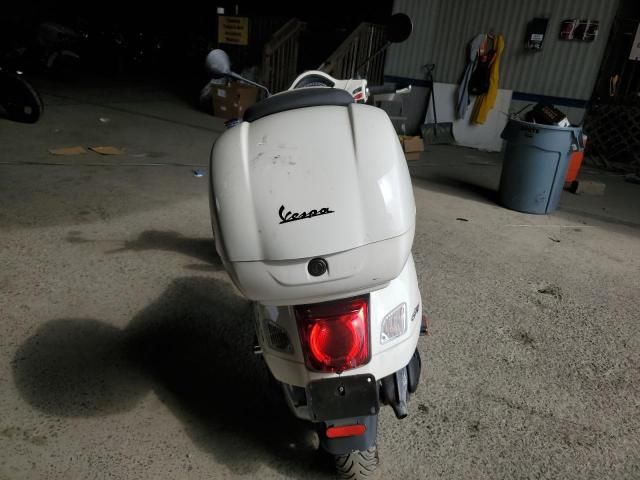2022 Vespa GTS 300