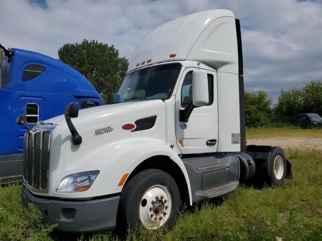2018 Peterbilt Tractor 2018 Peterbilt 579 Semi Truck