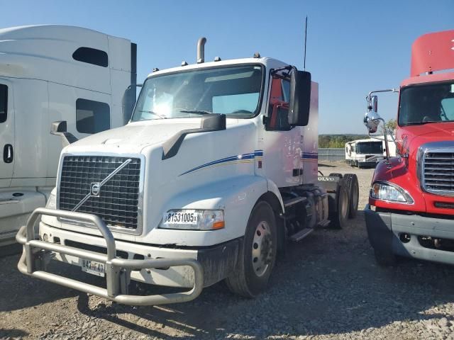 2017 Volvo VNM Semi Truck