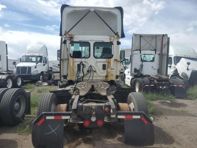 2016 Freightliner Cascadia 113 Semi Truck