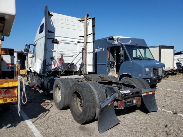 2012 Volvo VNL Semi Truck