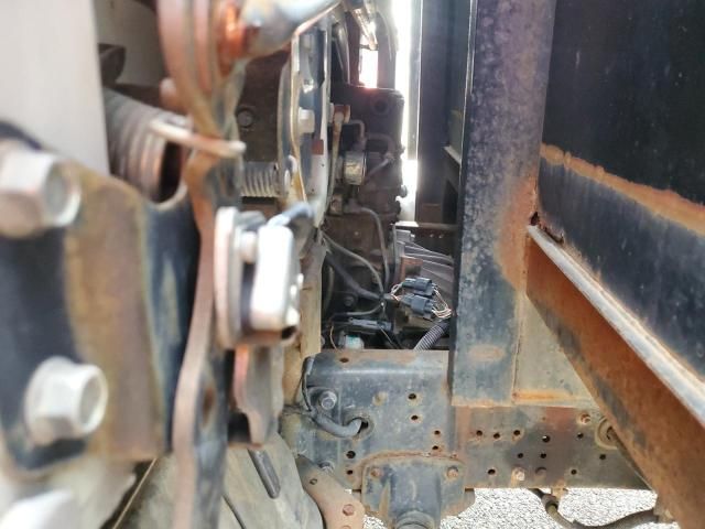 2001 Mitsubishi Fuso FE 639-Semi Truck