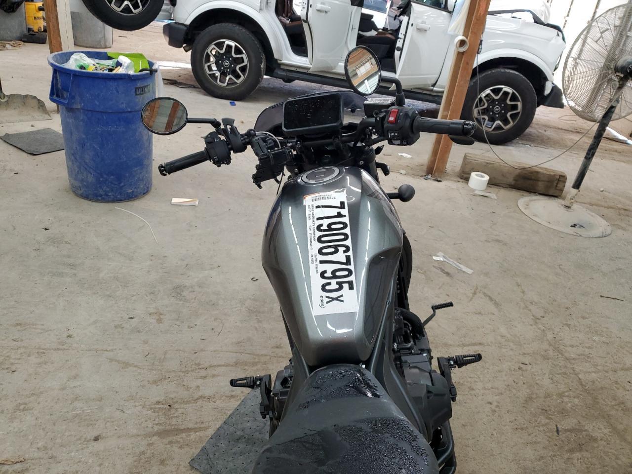 2025 Honda CMX1100 D2