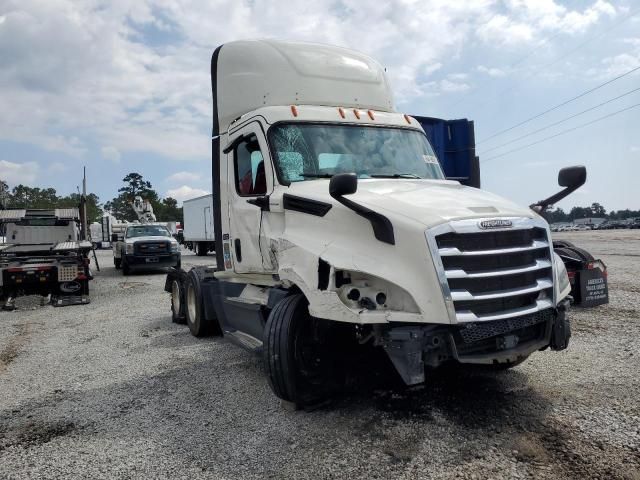2019 Freightliner Cascadia 126 Semi Truck