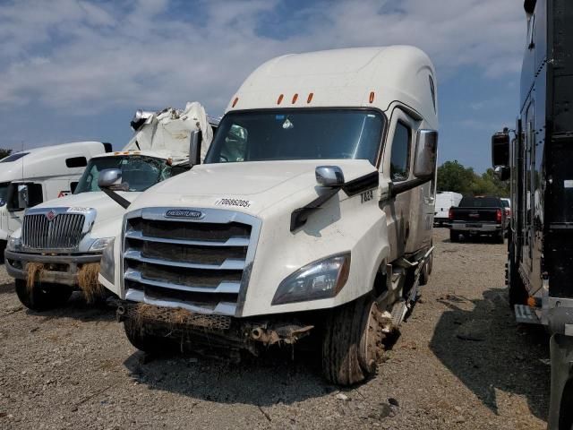 2020 Freightliner Cascadia 126 Semi Truck