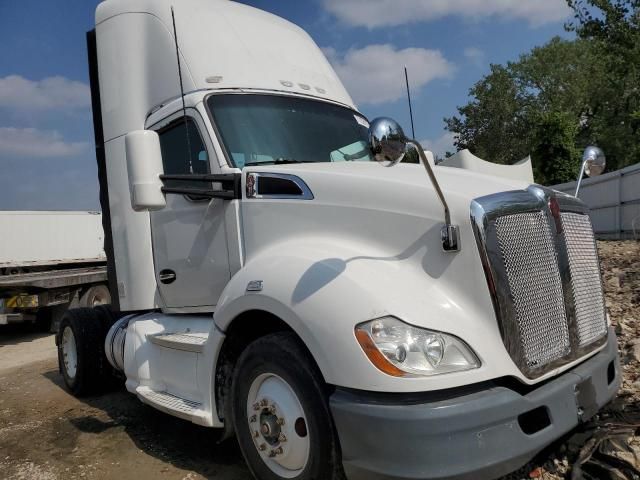 2014 Kenworth T680 Semi Truck