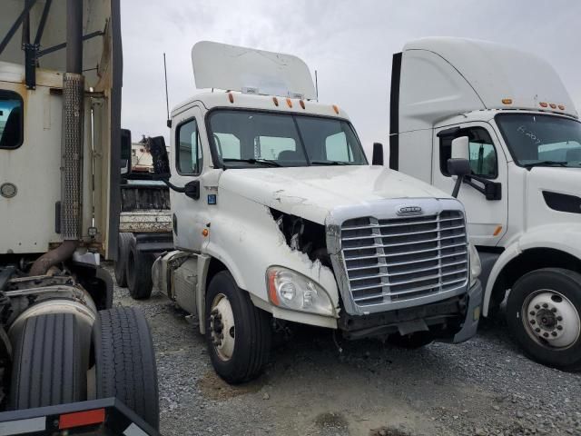 2013 Freightliner Cascadia 125 Semi Truck