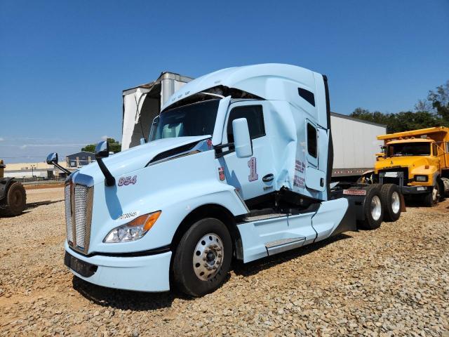 2025 Kenworth T680 Semi Truck