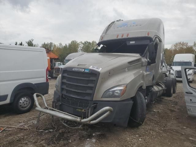 2020 Freightliner Cascadia 126 Semi Truck