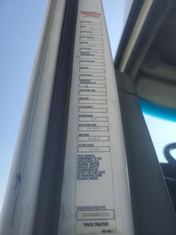 2017 Kenworth T680 Semi Truck
