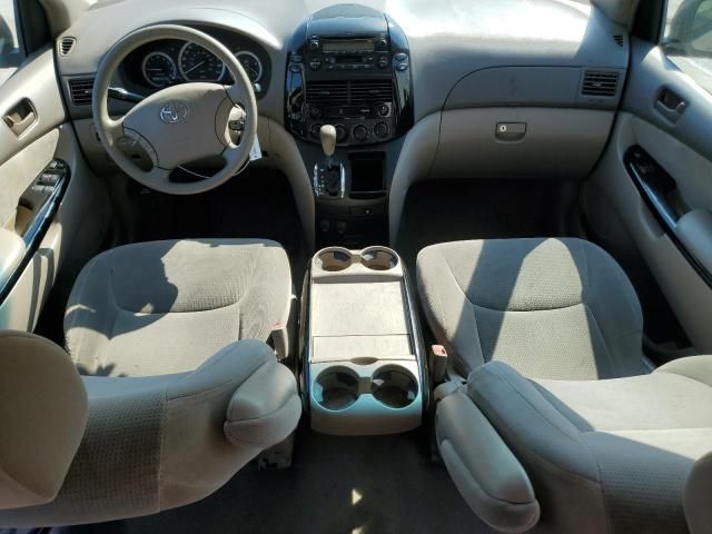 2004 Toyota Sienna ce