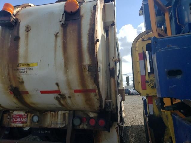 2007 International 7400 Refuse Truck