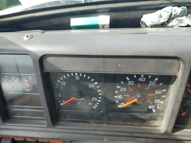 2002 Volvo VHD ROLL-OFF Container Truck