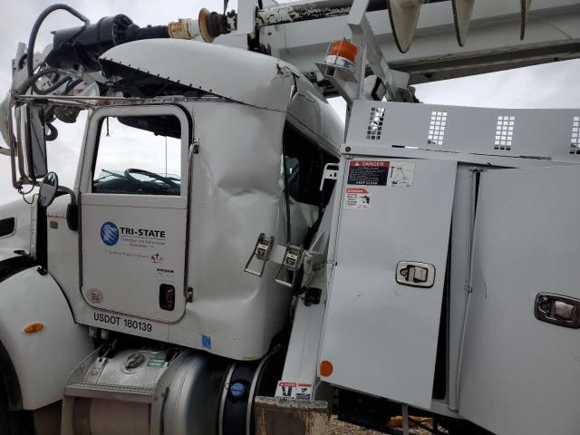 2016 Peterbilt 348 Digger Derrick Truck