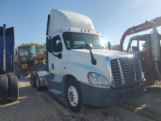 2015 Freightliner Cascadia Semi Truck