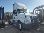 2015 Freightliner Cascadia Semi Truck