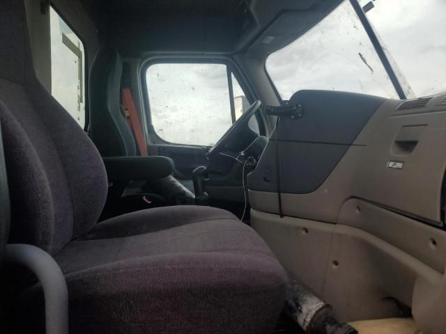 2015 Freightliner Cascadia Semi Truck