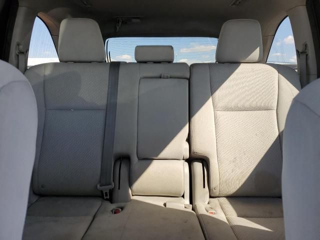 2016 Toyota Highlander LE