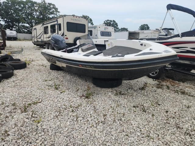 2004 Skeeter Boat