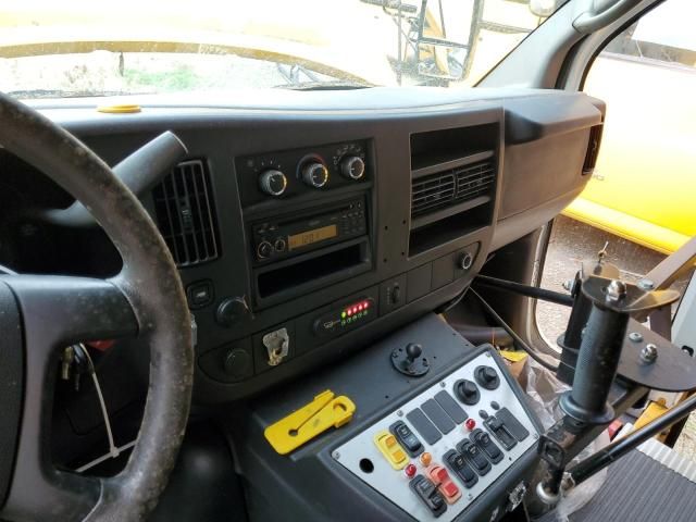 2013 Chevrolet 2013 Collins Bantam G3500-School Bus