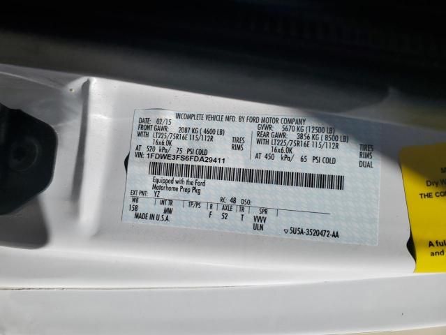 2015 Ford Econoline E350 Super Duty Cutaway Van