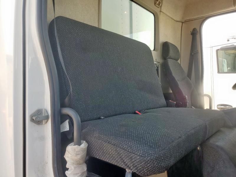 2021 Peterbilt Tractor 2021 Peterbilt 220 Refrigerated Truck