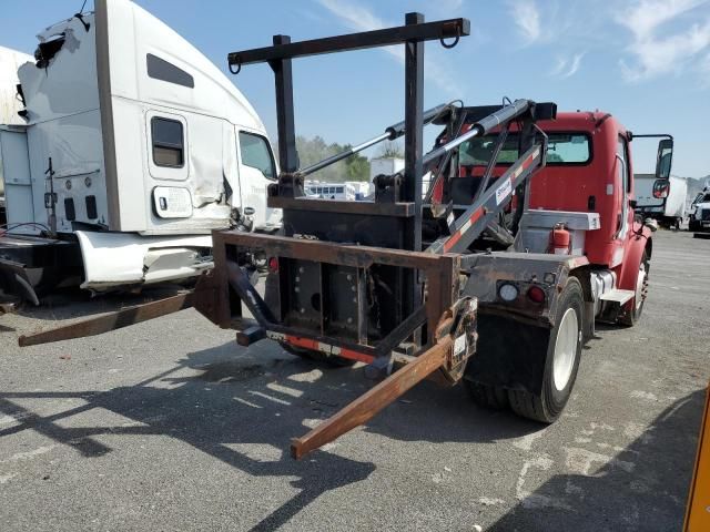 2005 Freightliner M2 106 MED-Trucks Semi Truck