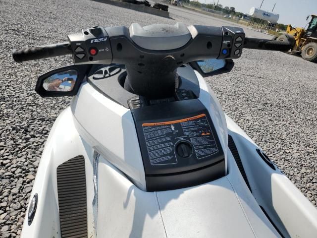 2018 Yamaha Waverunne