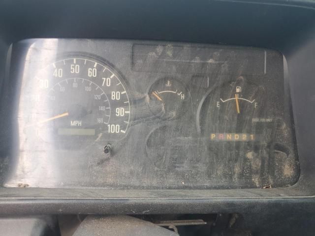 2004 Isuzu NPR