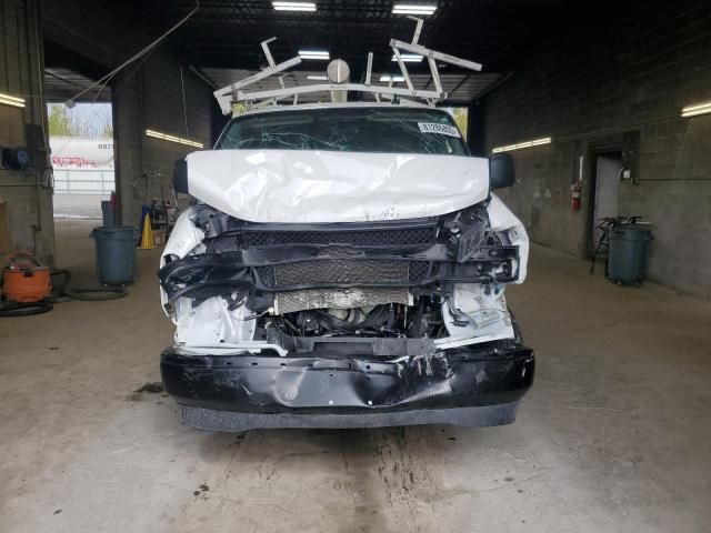 2025 Chev Express G2500