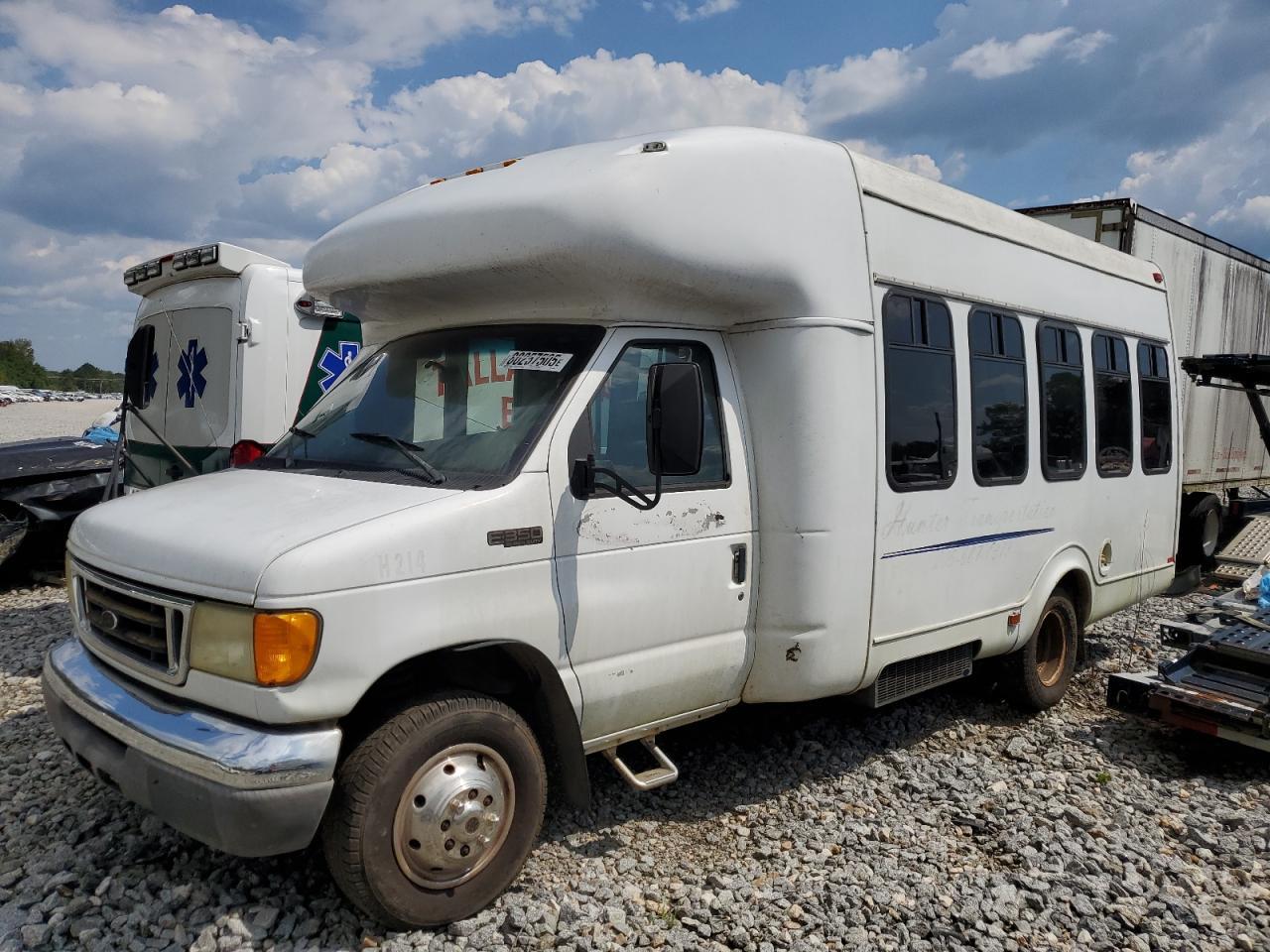 2004 Ford Econoline Commercial