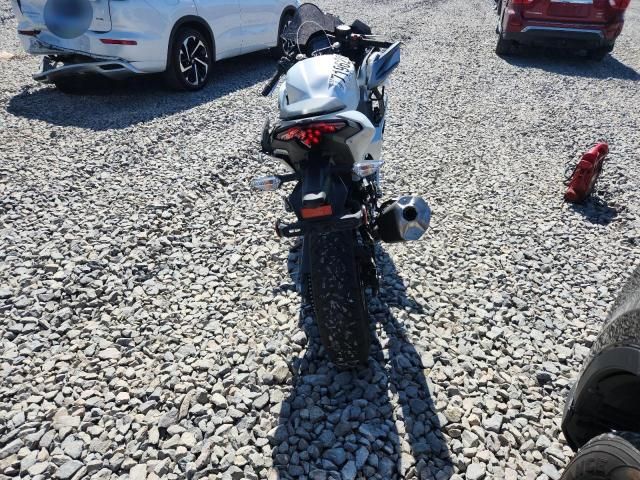 2025 Kawasaki EX500