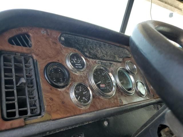 2005 Peterbilt 379 Semi Truck
