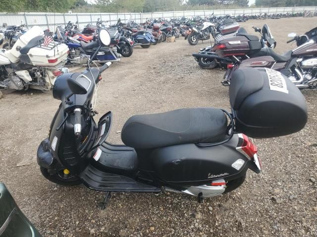 2022 Vespa GTS 300