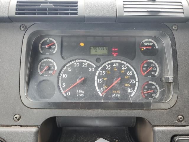 2013 Freightliner Cascadia 125 Semi Truck