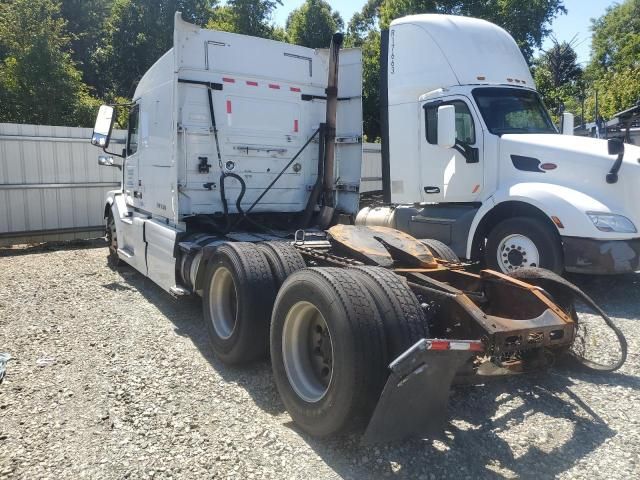 2009 Volvo VNL Semi Truck