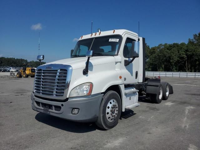 2016 Freightliner Cascadia 125 Semi Truck