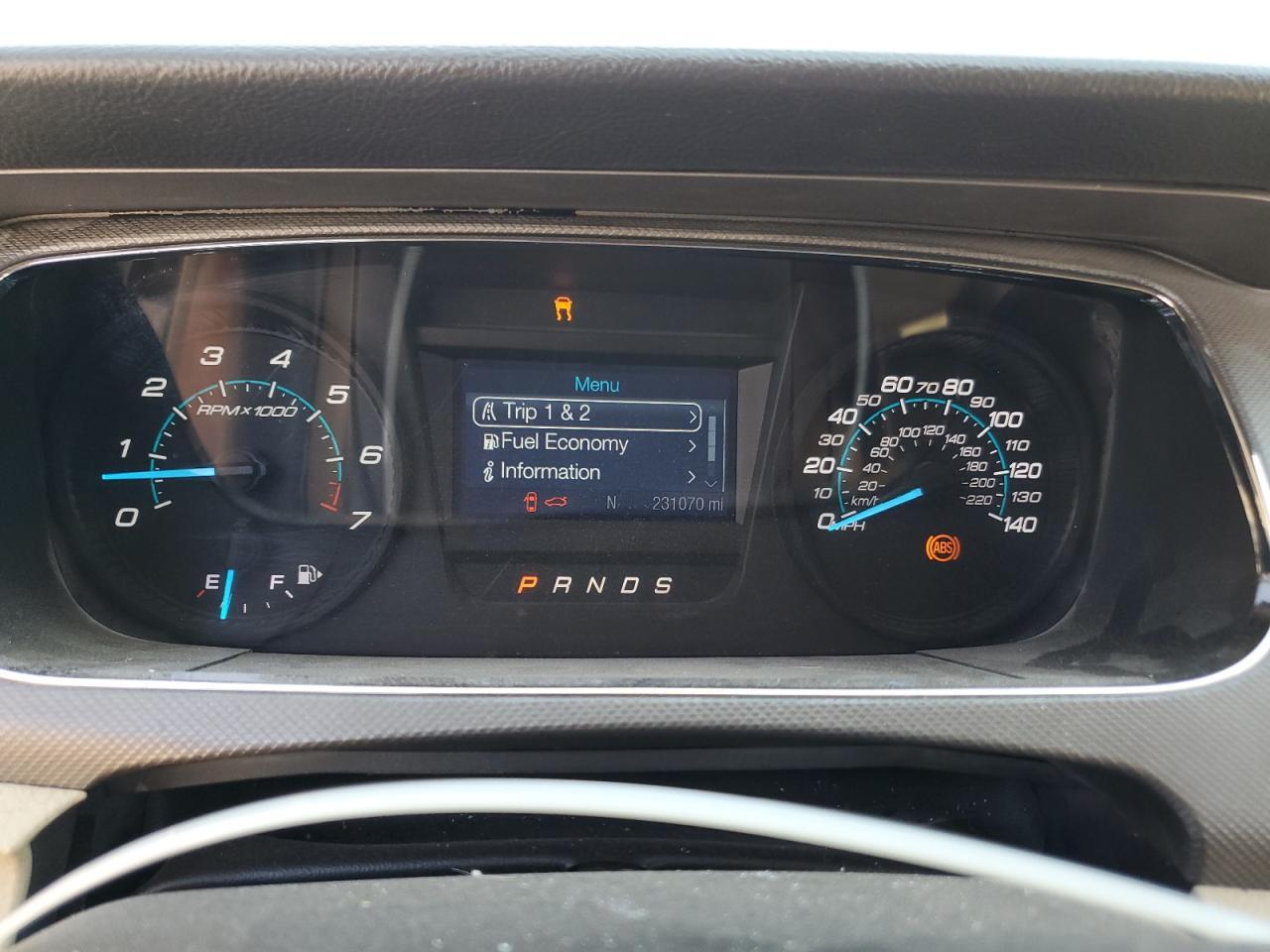 2014 Ford Taurus se