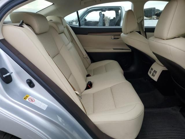 2016 Lexus ES 300H