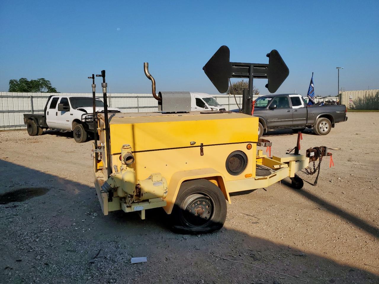 1998 F123 1998 Team Fenex F-123 KP Manhole Support Trailer