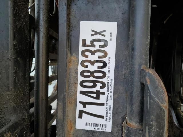2020 Other 2020 Appleton Steel Livestock Squeeze Chute