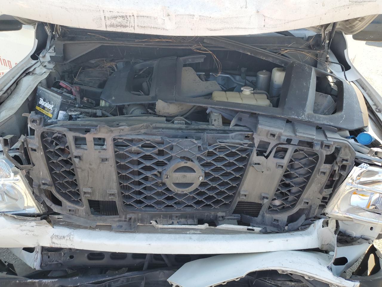 2015 Niss NV 2500 HD SV