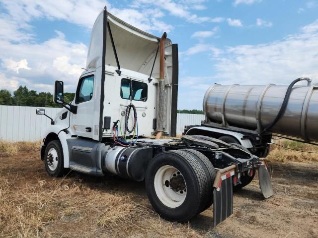 2017 Peterbilt Tractor 2017 Peterbilt 579 Semi Truck