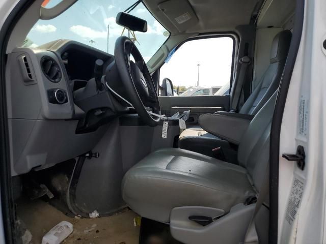 2025 Ford Econoline E350 Super Duty Cutaway Van