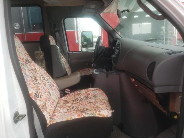 2002 Ford Econoline E350 Super Duty Cutaway Van