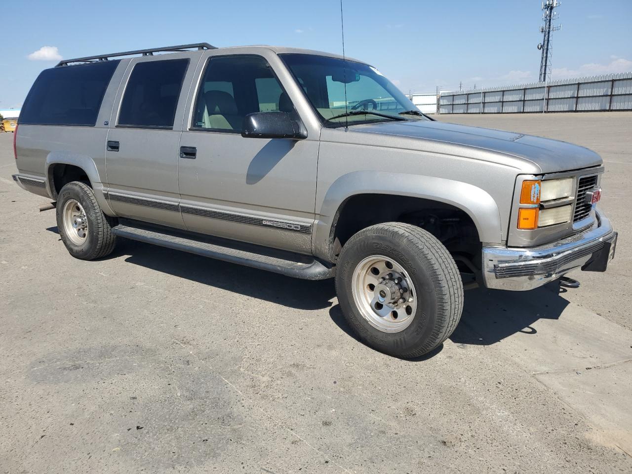1999 GMC Suburban K2500